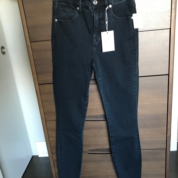 Good American Jeans size 0/25 NWT Style: GLC108T - Picture 2 of 4